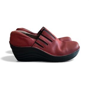 Bionica coast red clogs Women's Wedge leather Shoes Sz 8.5